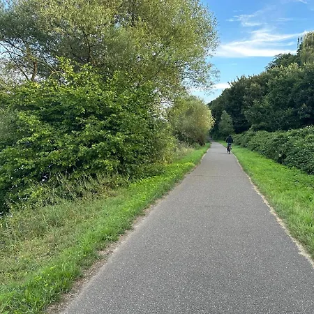 Lina - Stilvolles Dachatelier אסן